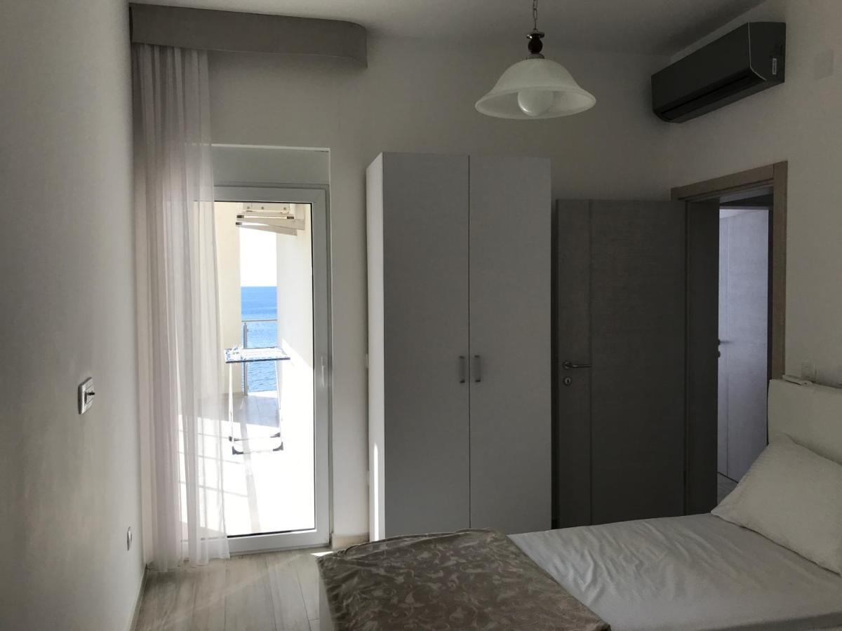 Ferienwohnung First Line Of The Sea 1 Dobrá Voda Exterior foto